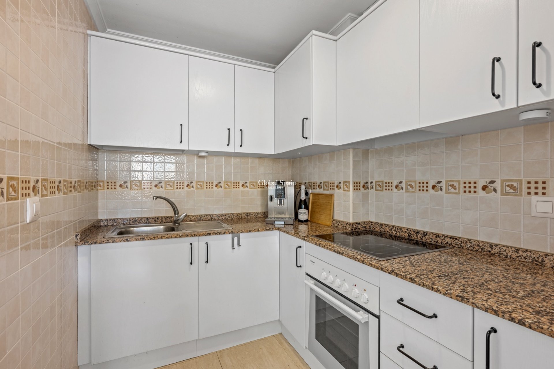 Wederverkoop - APPARTEMENT -
DAYA NUEVA