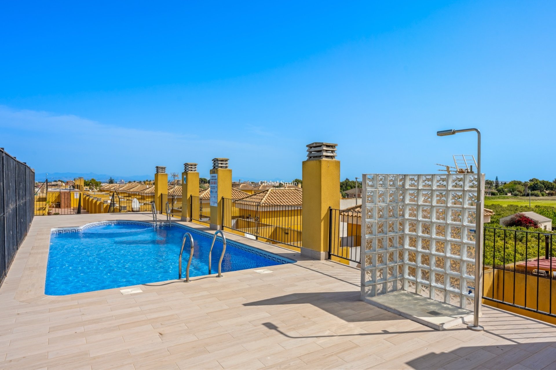 Wederverkoop - APPARTEMENT -
DAYA NUEVA