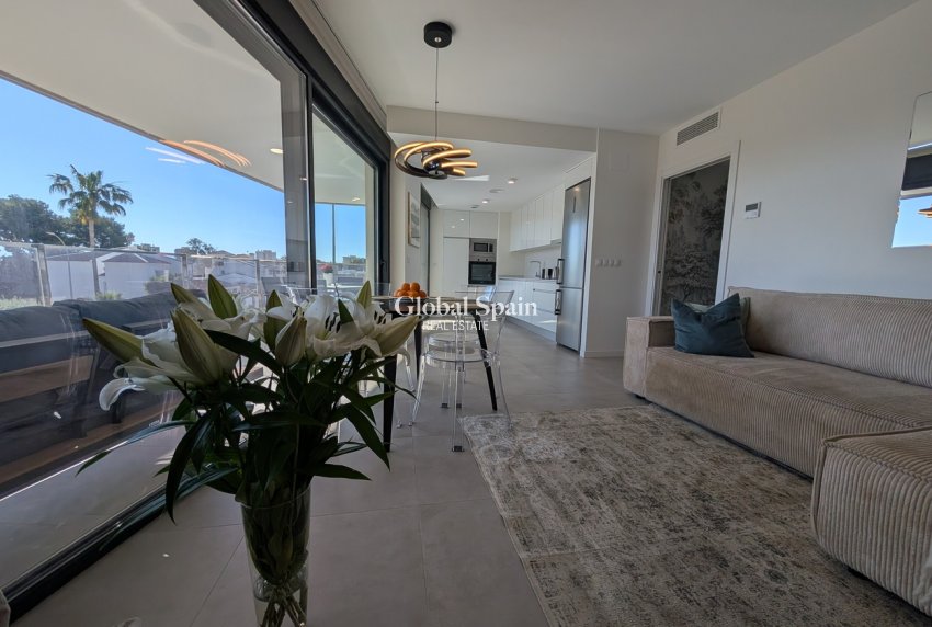 Wederverkoop - APPARTEMENT -
DEHESA DE CAMPOAMOR - Costa Blanca