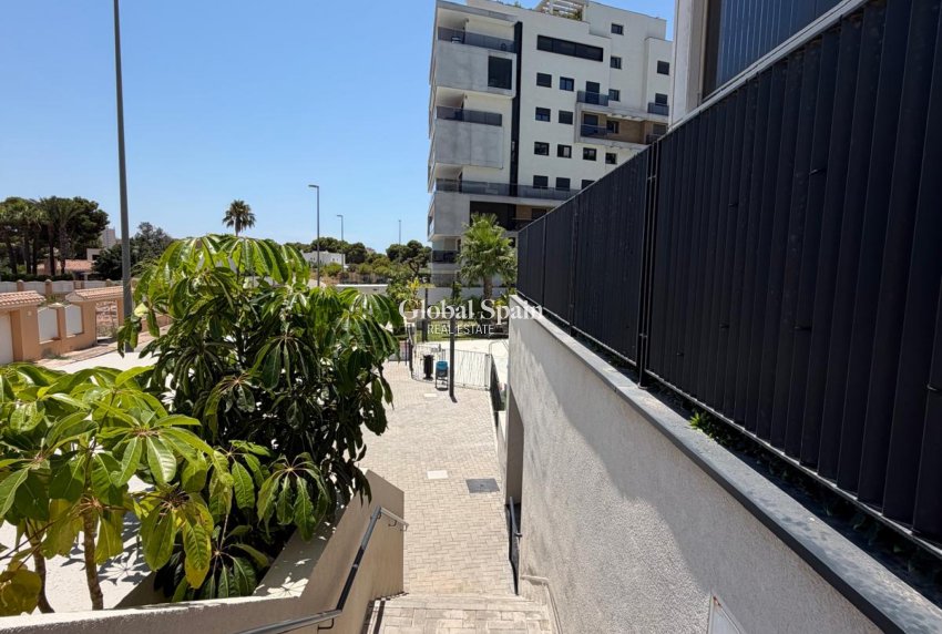 Wederverkoop - APPARTEMENT -
DEHESA DE CAMPOAMOR - Costa Blanca