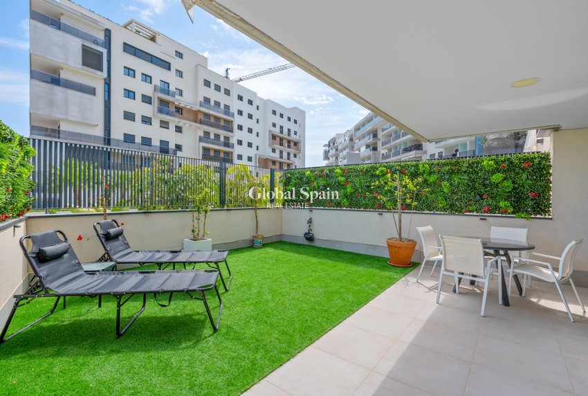 Wederverkoop - APPARTEMENT -
DEHESA DE CAMPOAMOR