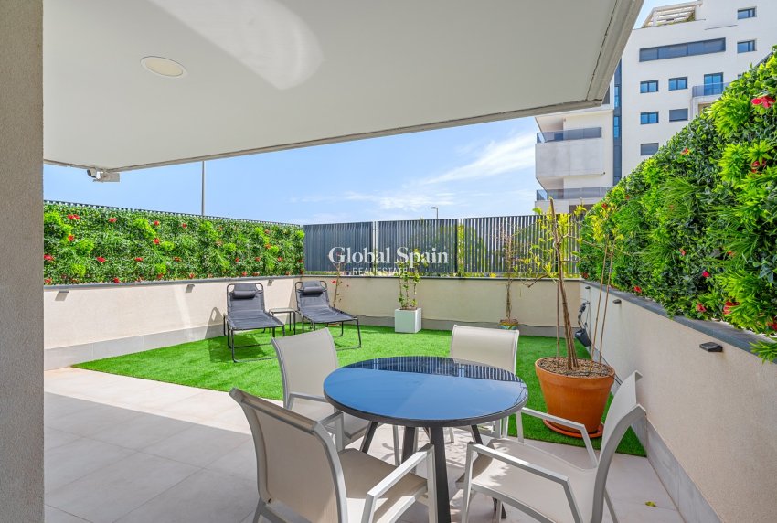 Wederverkoop - APPARTEMENT -
DEHESA DE CAMPOAMOR