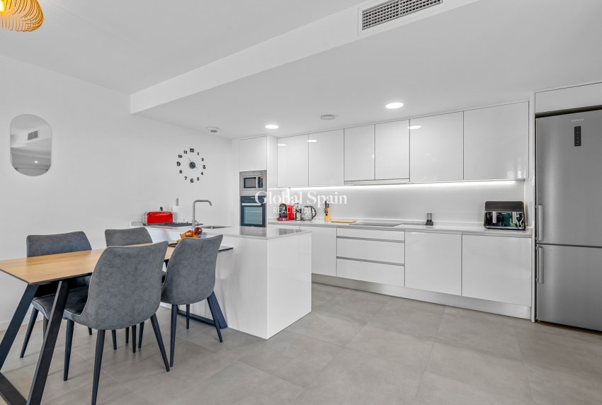 Wederverkoop - APPARTEMENT -
DEHESA DE CAMPOAMOR