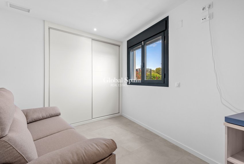 Wederverkoop - APPARTEMENT -
DEHESA DE CAMPOAMOR