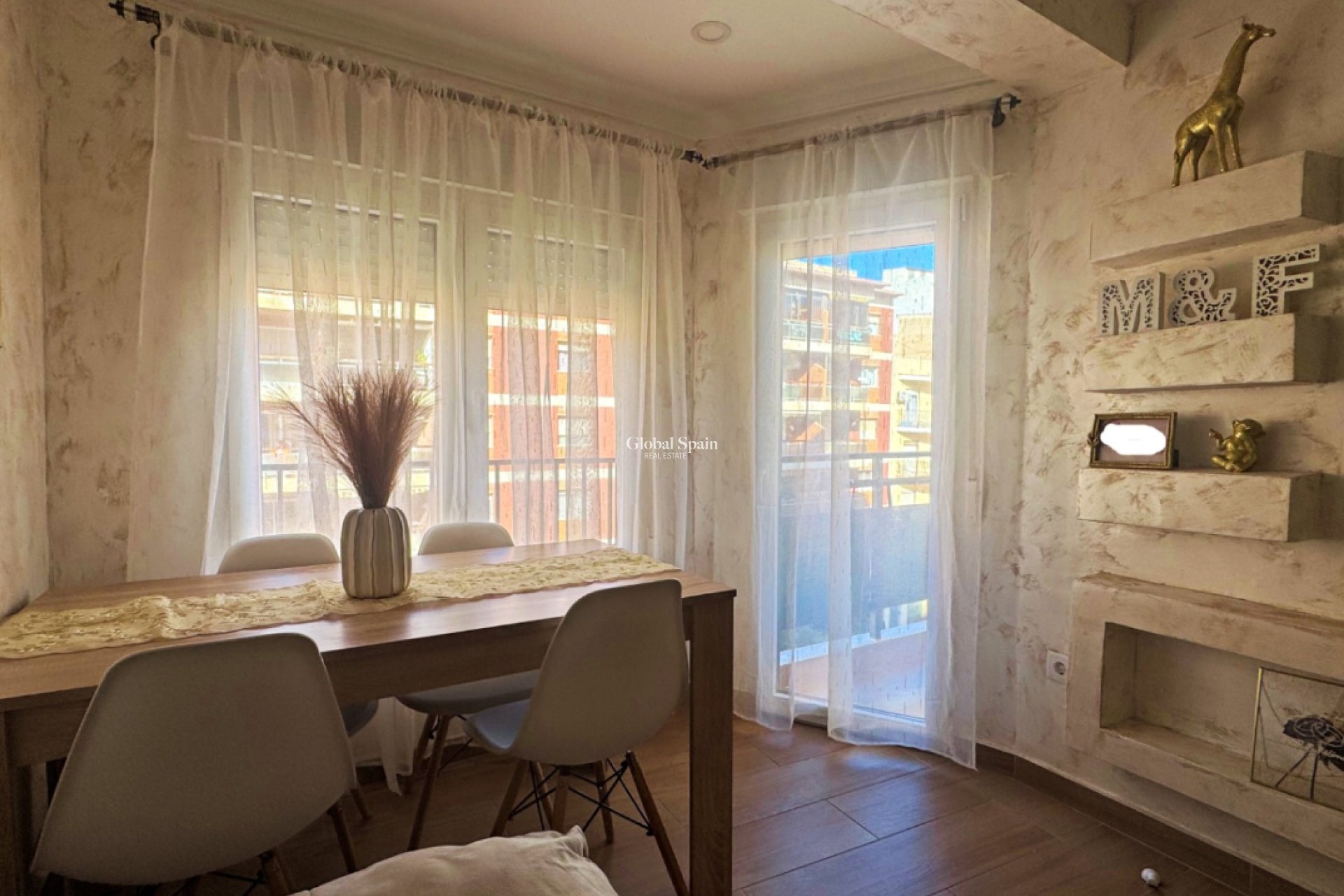 Wederverkoop - APPARTEMENT -
DENIA - Center