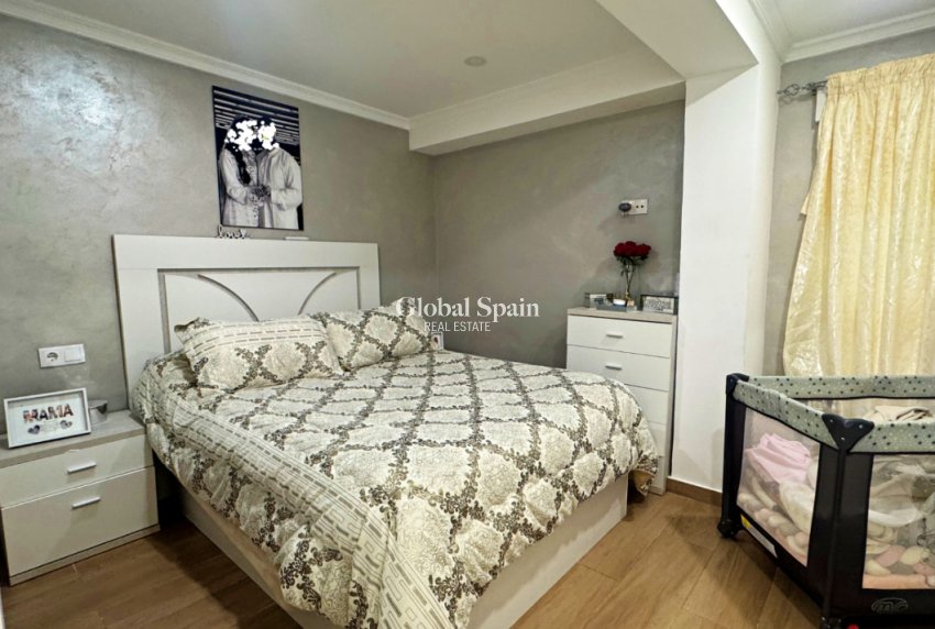 Wederverkoop - APPARTEMENT -
DENIA - Center