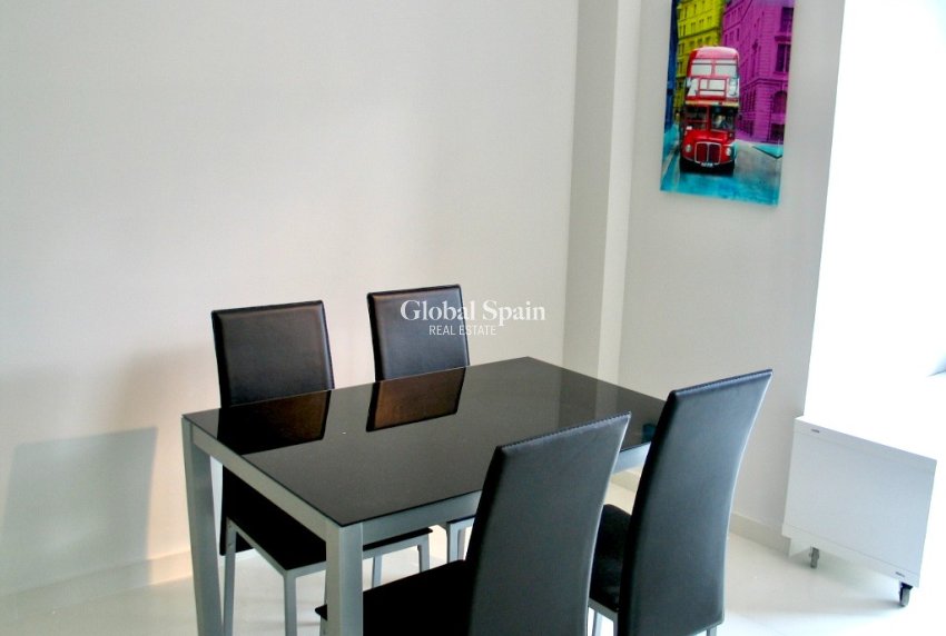 Wederverkoop - APPARTEMENT -
DENIA - Center