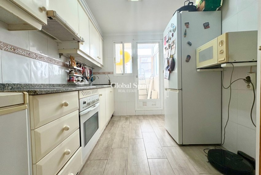 Wederverkoop - APPARTEMENT -
DENIA - Center