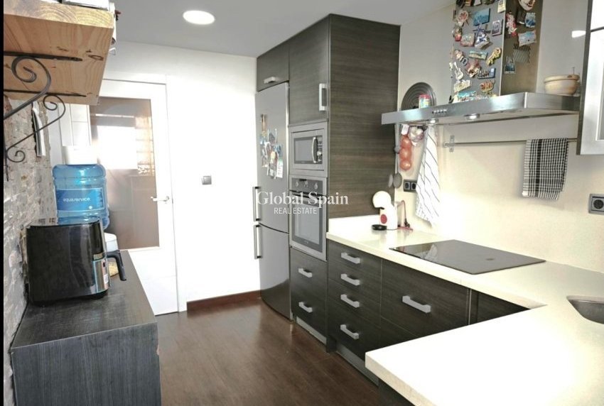 Wederverkoop - APPARTEMENT -
DENIA - Center
