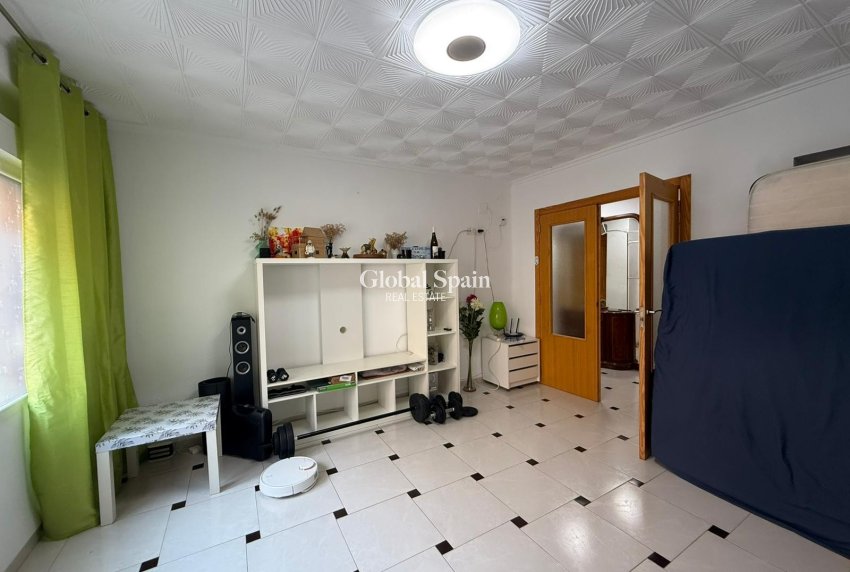 Wederverkoop - APPARTEMENT -
DENIA - Center