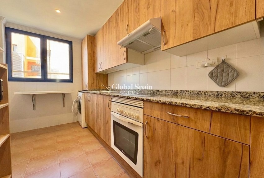 Wederverkoop - APPARTEMENT -
DENIA - Center