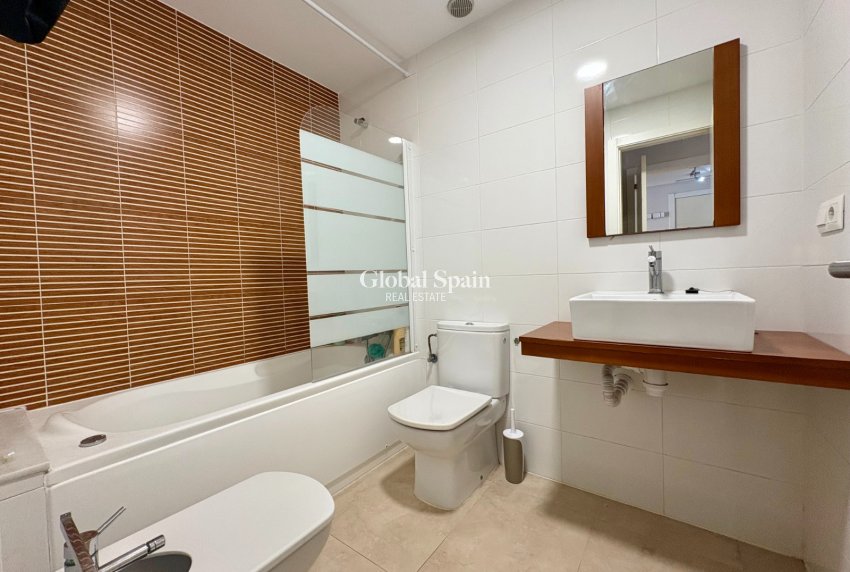 Wederverkoop - APPARTEMENT -
DENIA - Les Marines - Las Marinas