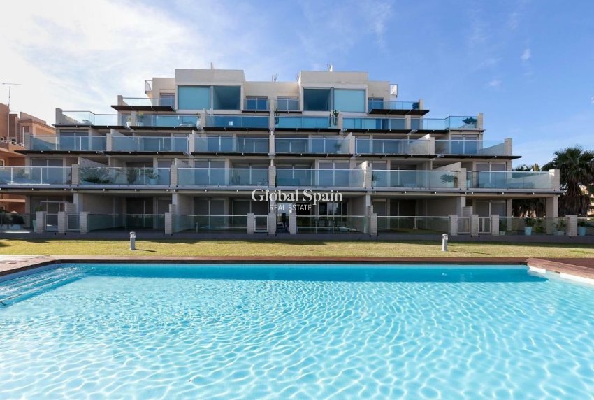 Wederverkoop - APPARTEMENT -
DENIA - Les Marines - Las Marinas