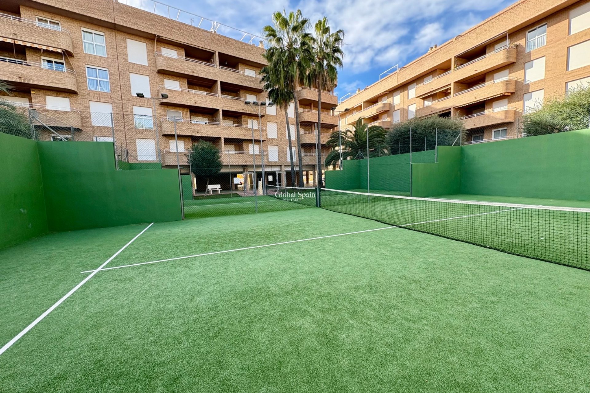 Wederverkoop - APPARTEMENT -
DENIA - Port