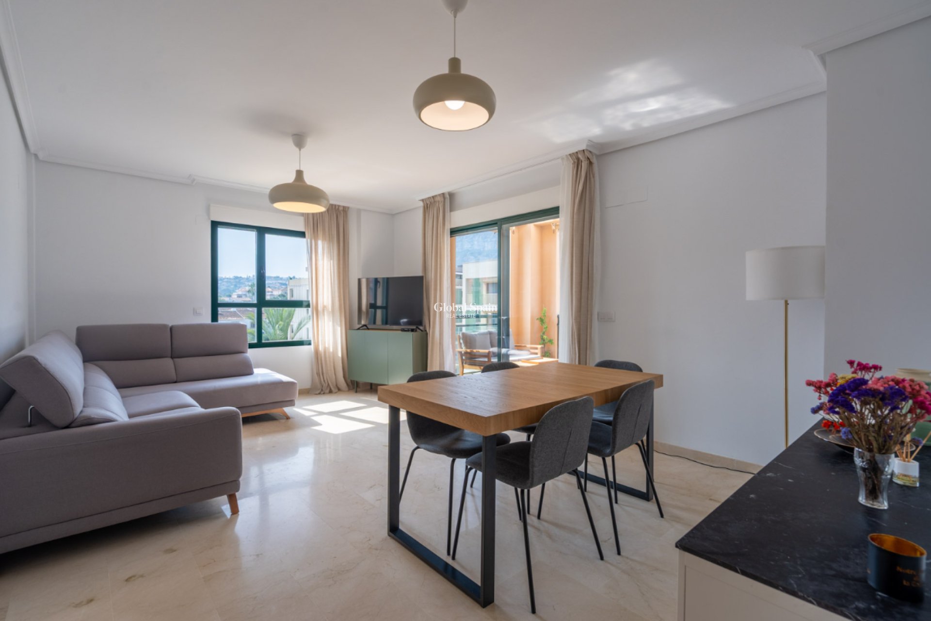 Wederverkoop - APPARTEMENT -
DENIA - Port