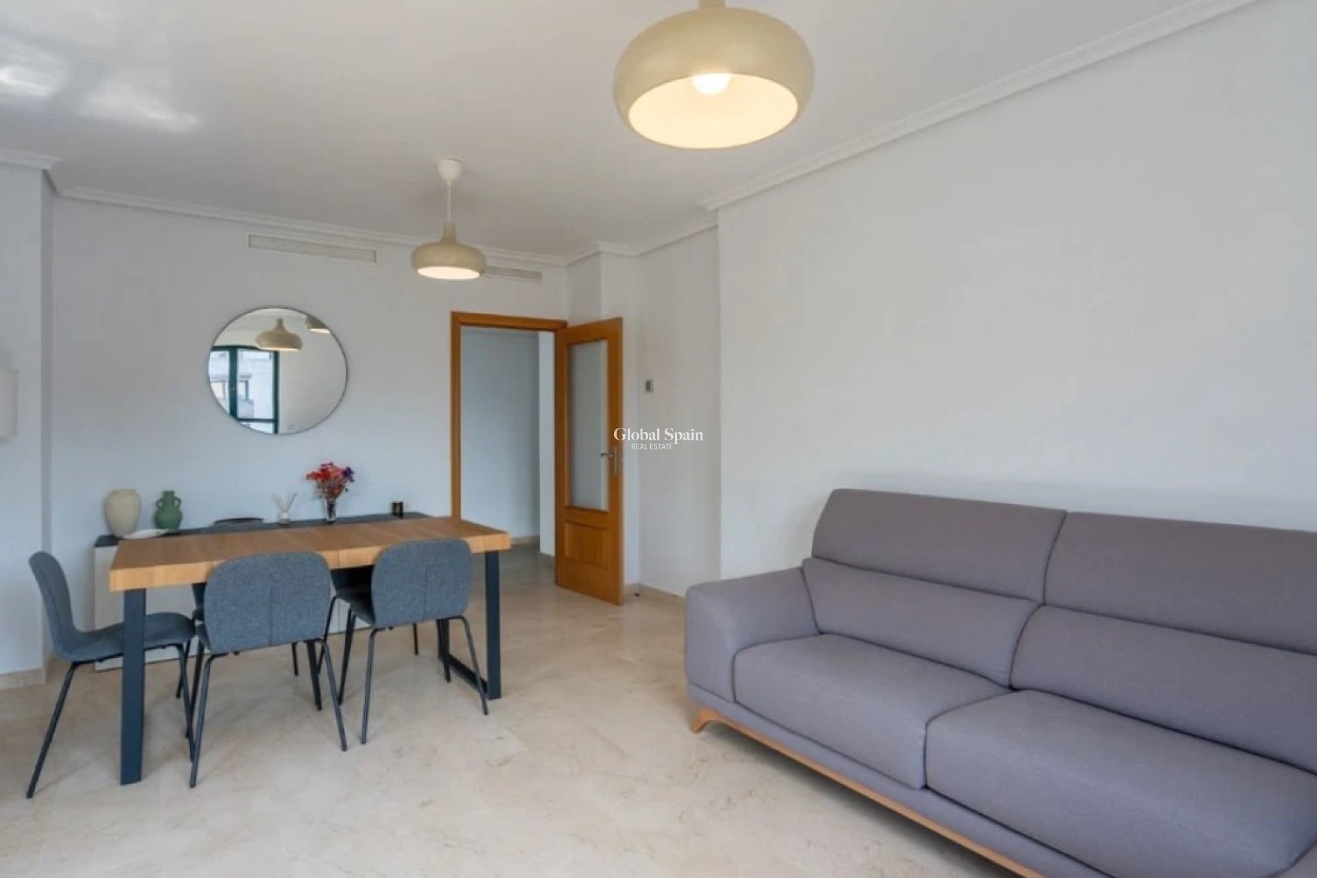 Wederverkoop - APPARTEMENT -
DENIA - Port