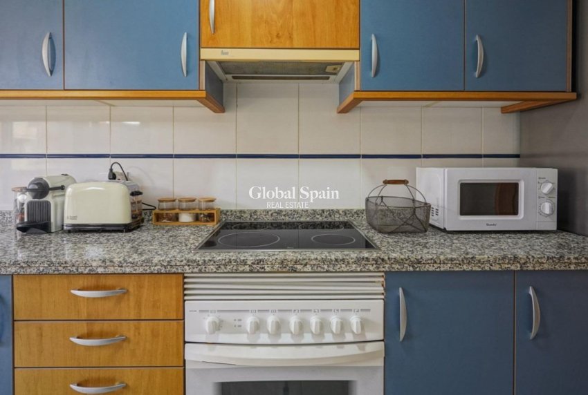 Wederverkoop - APPARTEMENT -
DENIA - Port