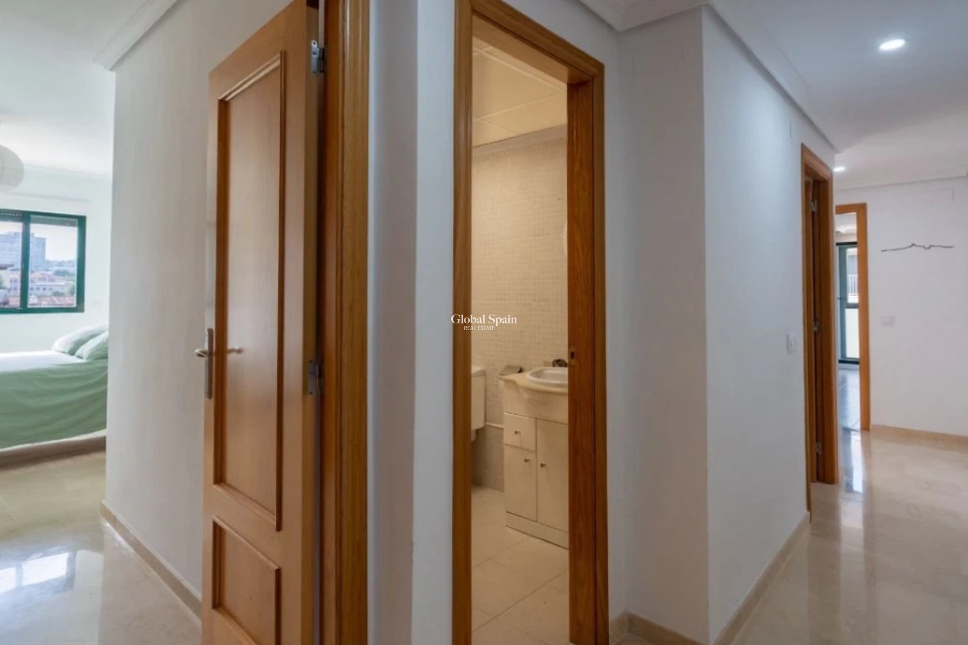 Wederverkoop - APPARTEMENT -
DENIA - Port