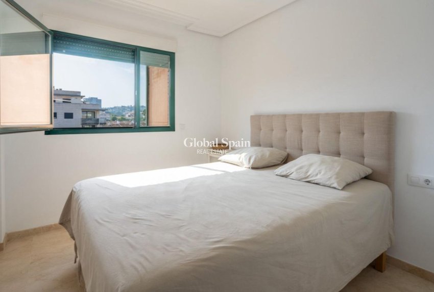 Wederverkoop - APPARTEMENT -
DENIA - Port