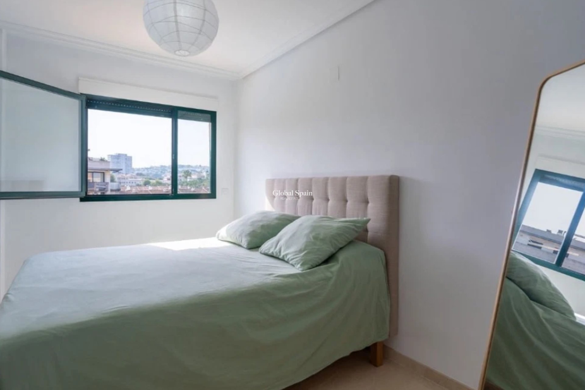 Wederverkoop - APPARTEMENT -
DENIA - Port