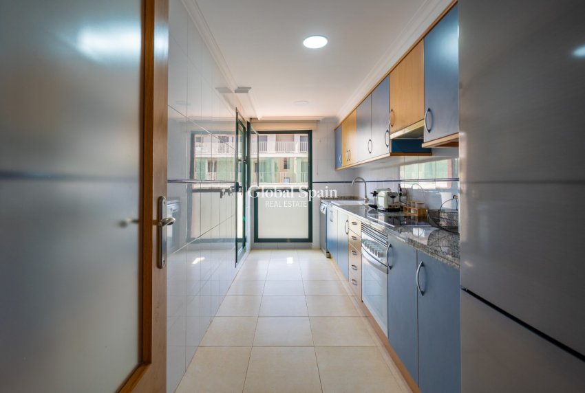 Wederverkoop - APPARTEMENT -
DENIA - Port