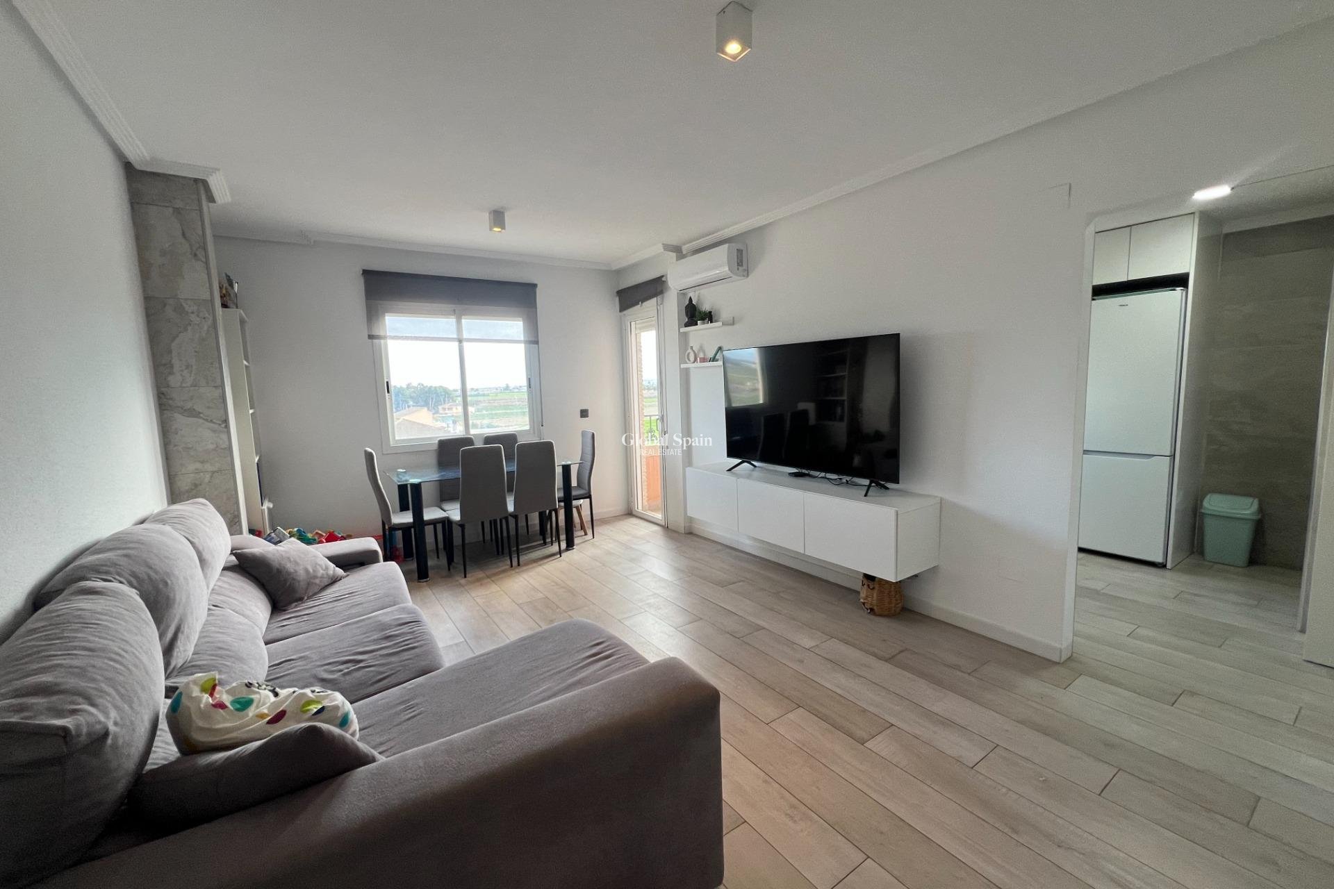 Wederverkoop - APPARTEMENT -
DOLORES - Comunidad Valenciana