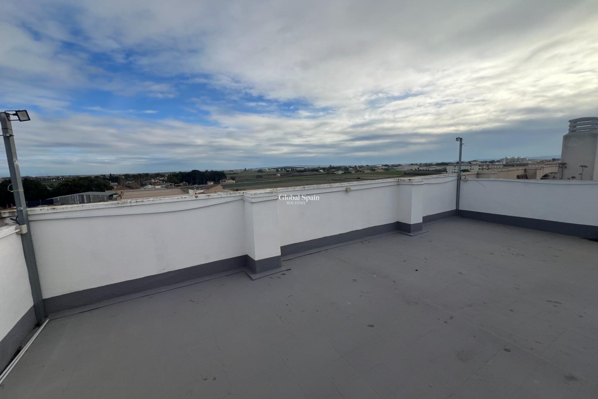 Wederverkoop - APPARTEMENT -
DOLORES - Comunidad Valenciana