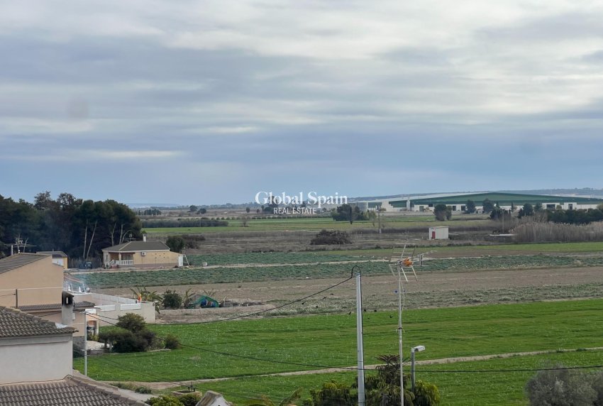 Wederverkoop - APPARTEMENT -
DOLORES - Comunidad Valenciana