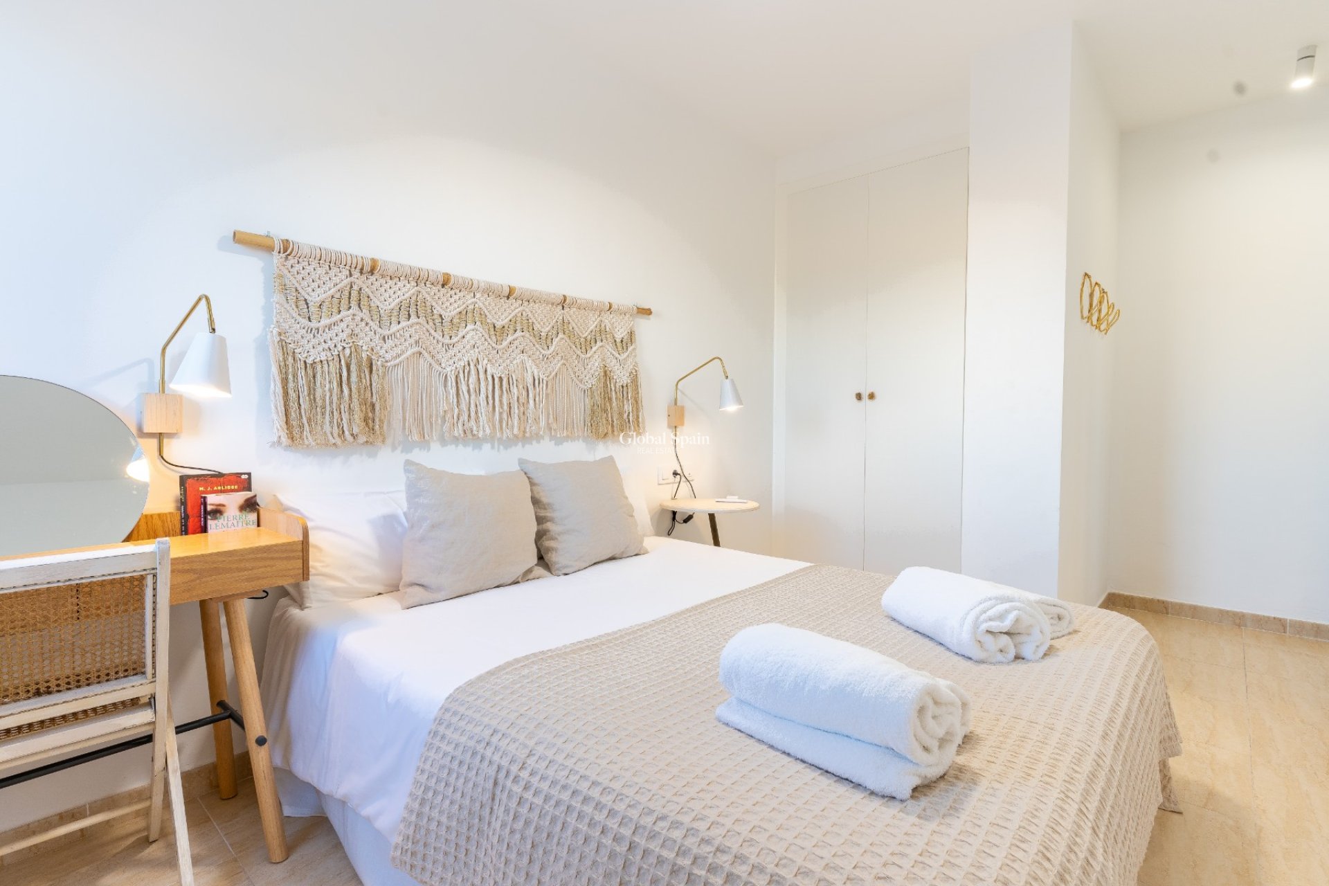 Wederverkoop - APPARTEMENT -
EL CAMPELLO - Costa Blanca