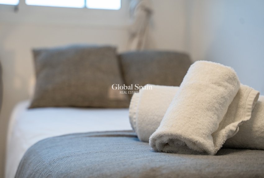 Wederverkoop - APPARTEMENT -
EL CAMPELLO - Costa Blanca