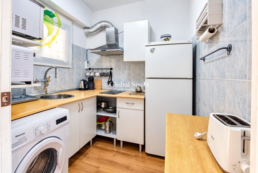 Wederverkoop - APPARTEMENT -
El Campello - Playa Muchavista