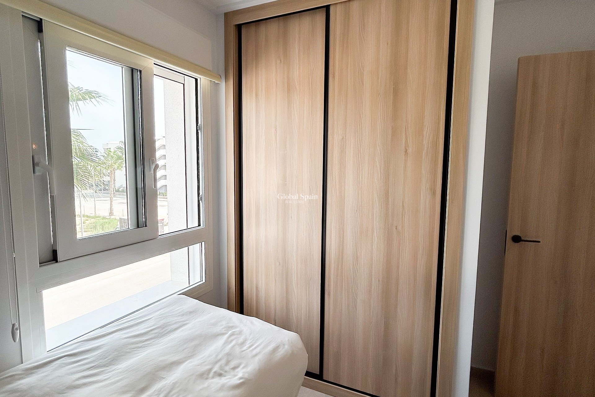 Wederverkoop - APPARTEMENT -
EL RASO - Costa Blanca