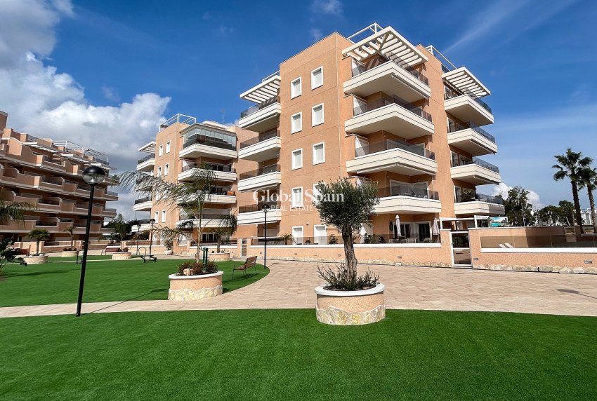 Wederverkoop - APPARTEMENT -
EL RASO - Costa Blanca