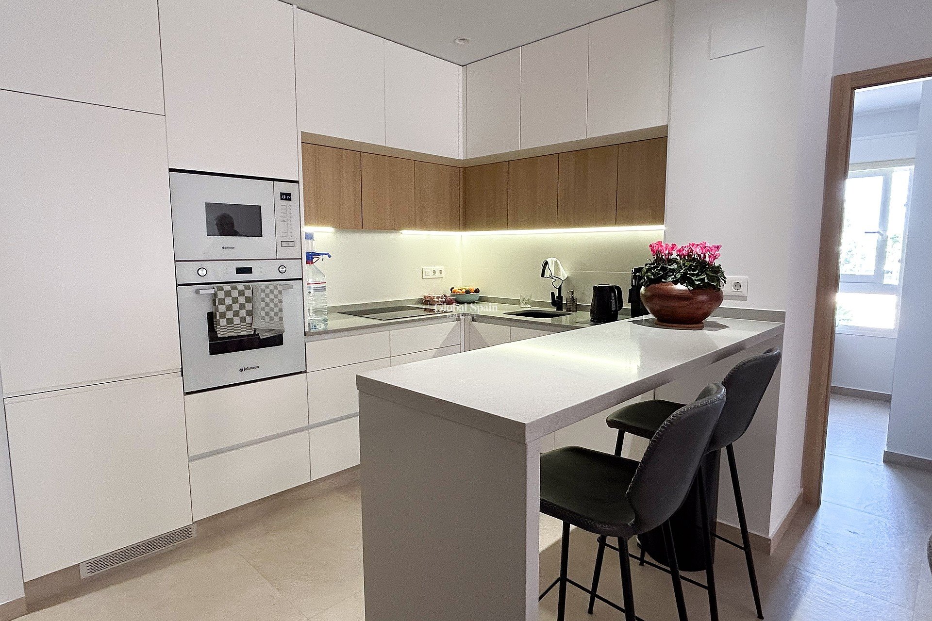 Wederverkoop - APPARTEMENT -
EL RASO - Costa Blanca
