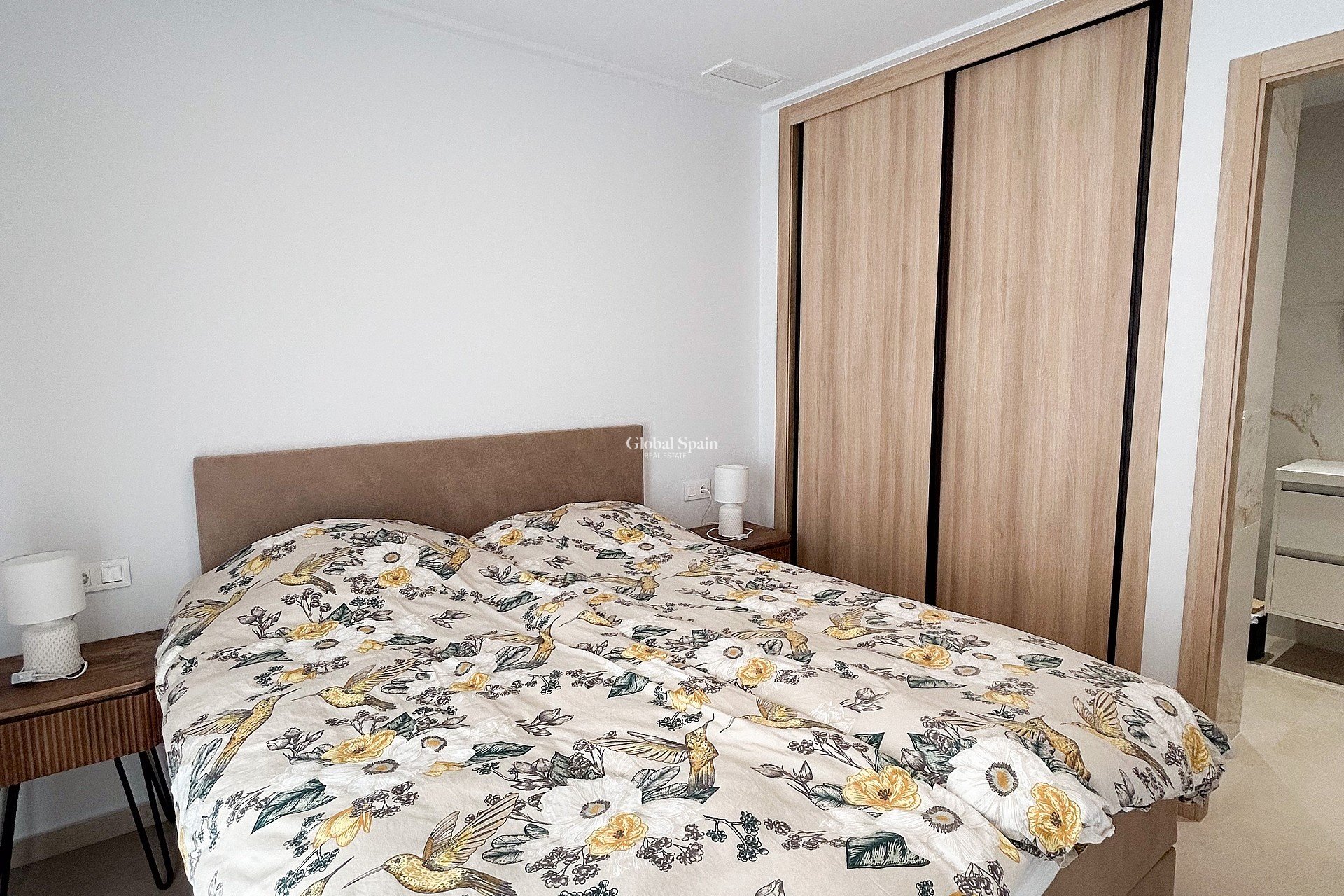 Wederverkoop - APPARTEMENT -
EL RASO - Costa Blanca