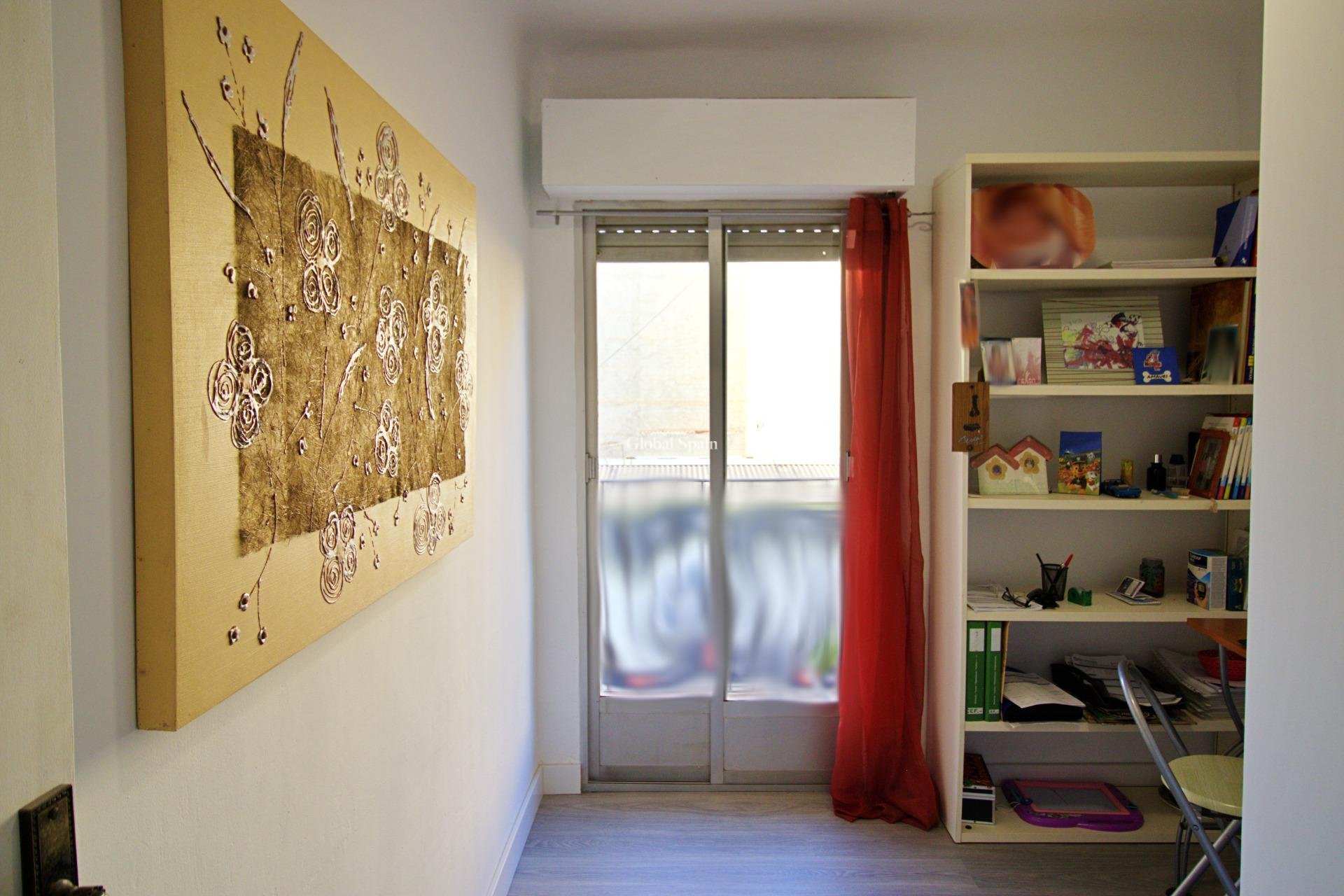 Wederverkoop - APPARTEMENT -
ELCHE - Plaza Crevillente-juzgados