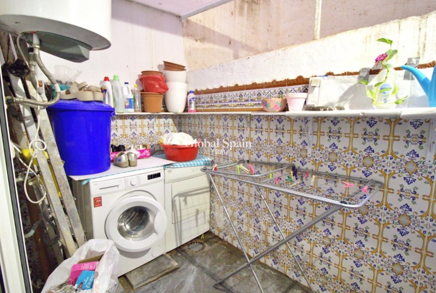 Wederverkoop - APPARTEMENT -
ELCHE - Plaza Crevillente-juzgados