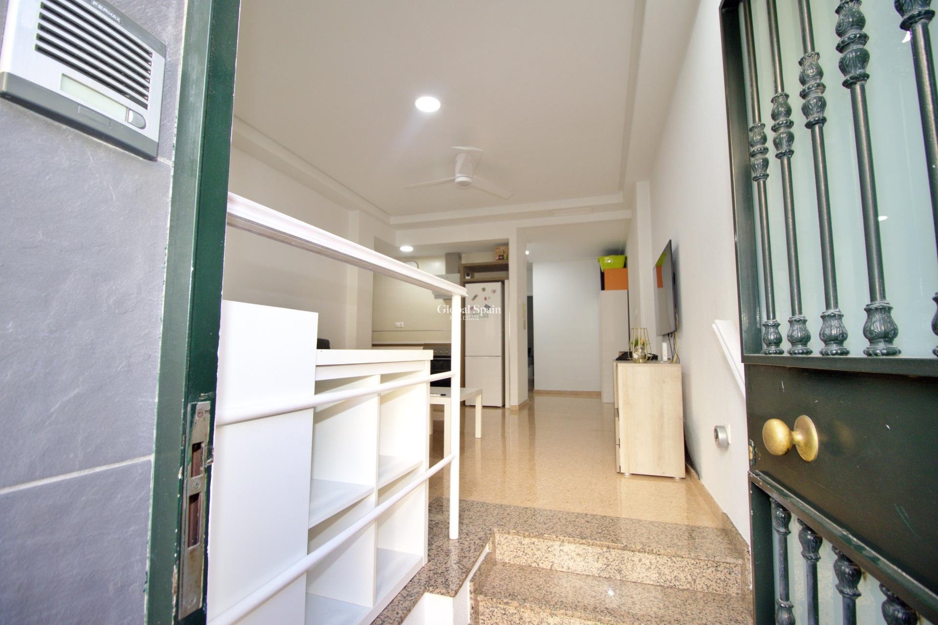 Wederverkoop - APPARTEMENT -
ELCHE - Plaza Madrid