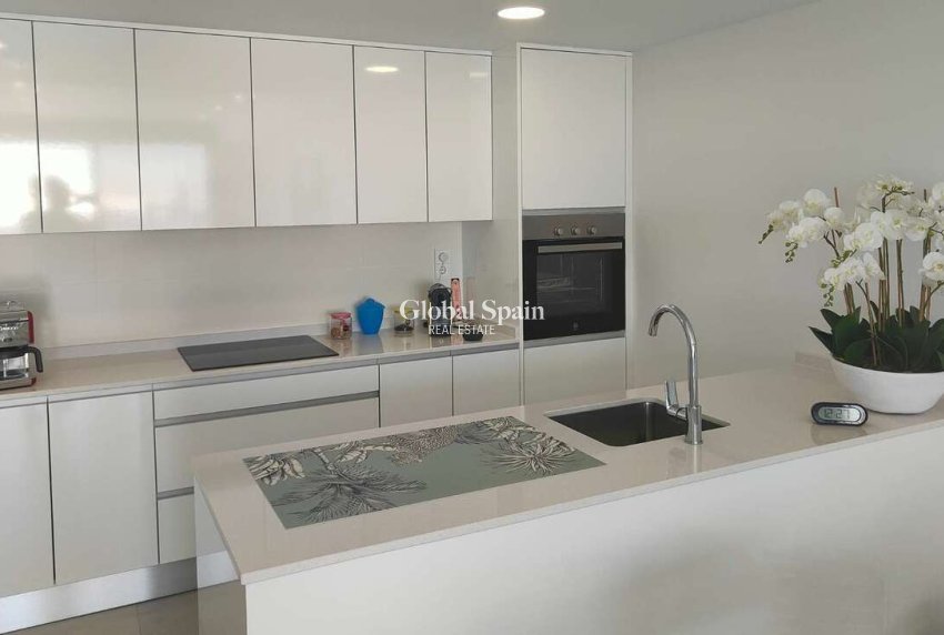 Wederverkoop - APPARTEMENT -
FINESTRAT - Costa Blanca