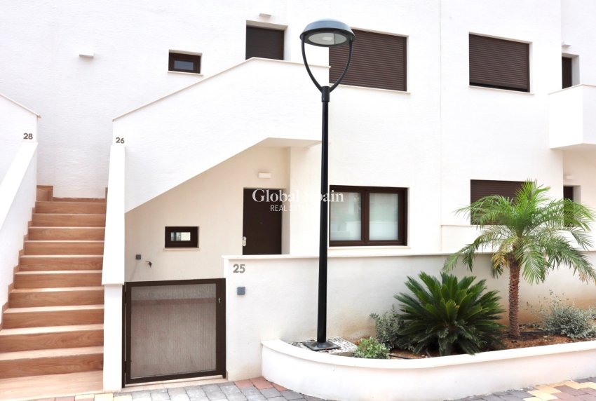 Wederverkoop - Appartement -
FINESTRAT