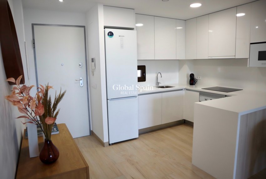 Wederverkoop - Appartement -
FINESTRAT