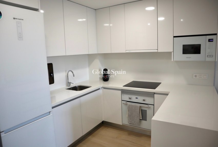 Wederverkoop - Appartement -
FINESTRAT