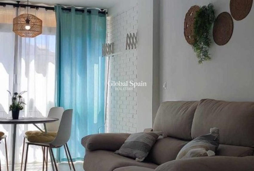 Wederverkoop - APPARTEMENT -
FINESTRAT