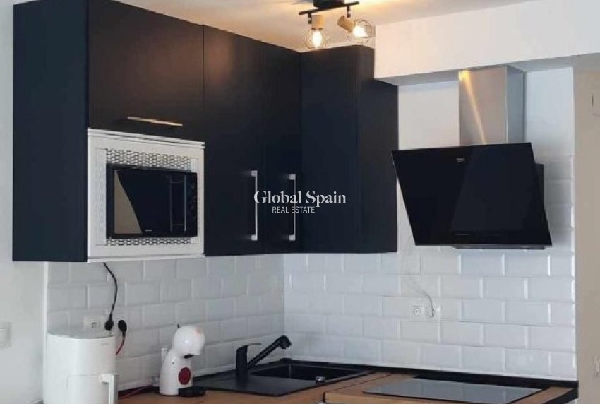 Wederverkoop - APPARTEMENT -
FINESTRAT