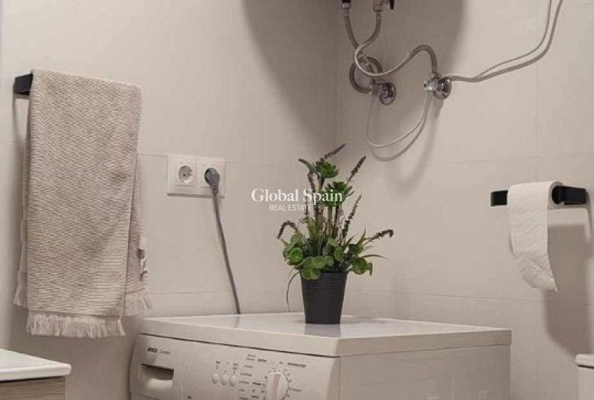 Wederverkoop - APPARTEMENT -
FINESTRAT