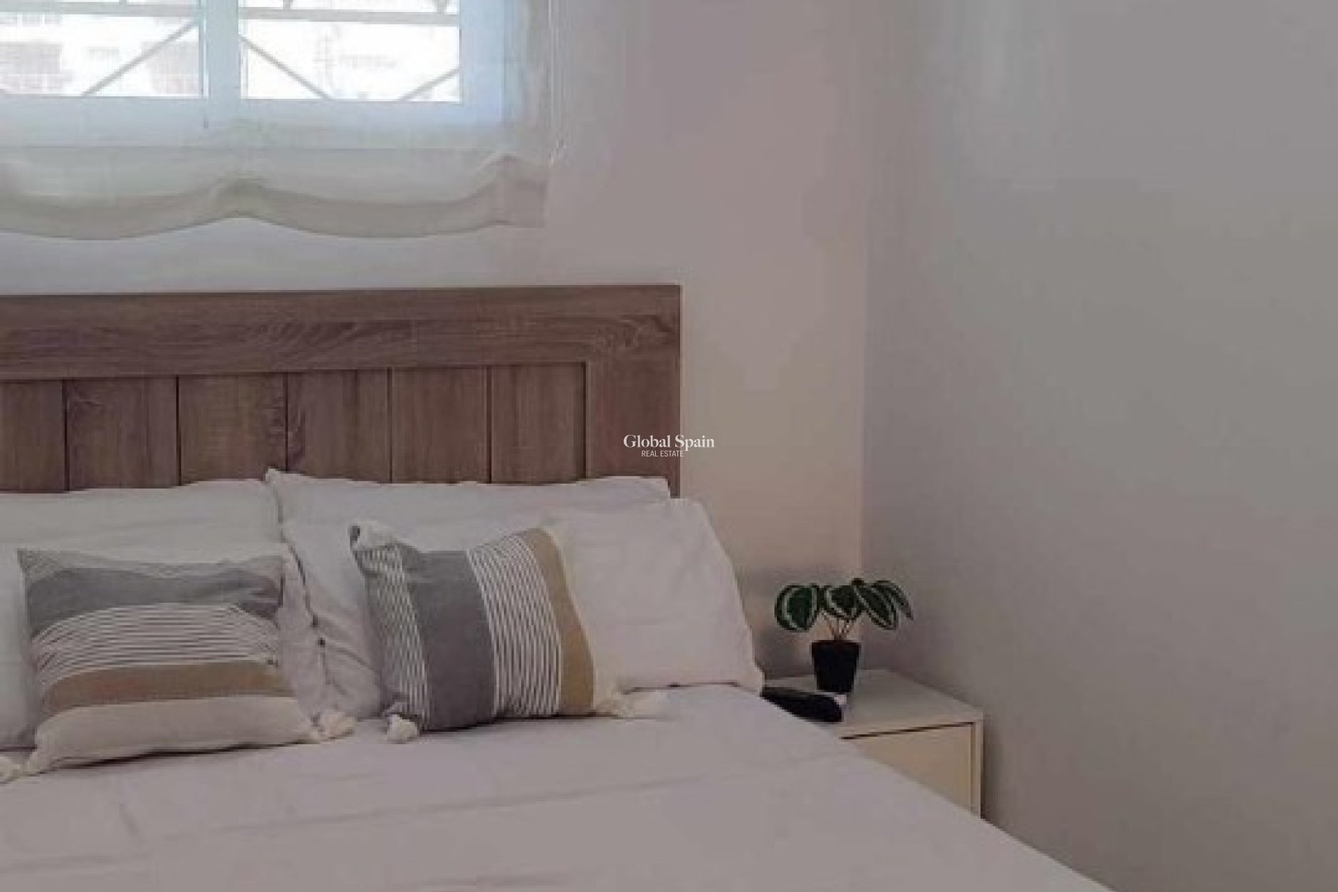 Wederverkoop - APPARTEMENT -
FINESTRAT