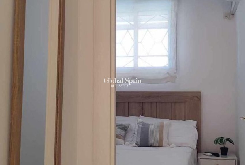 Wederverkoop - APPARTEMENT -
FINESTRAT