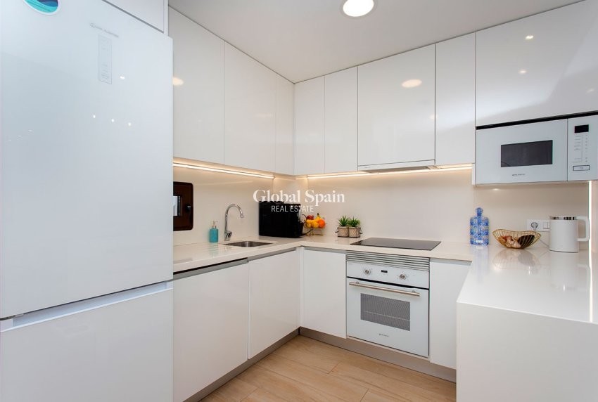 Wederverkoop - APPARTEMENT -
FINESTRAT