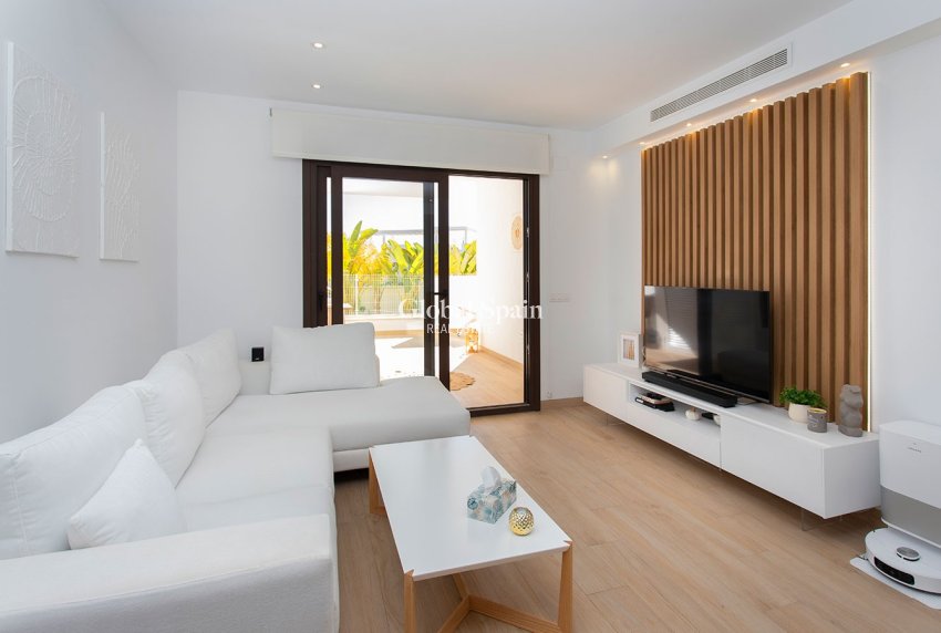 Wederverkoop - APPARTEMENT -
FINESTRAT