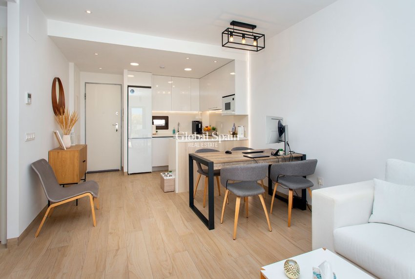 Wederverkoop - APPARTEMENT -
FINESTRAT